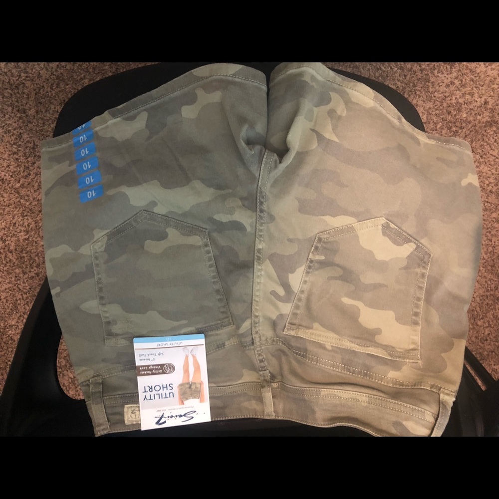 New seven cargo shorts 10 - Picture 3 of 4